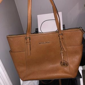 Michael kors tote